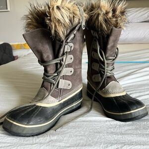 Sorel women’s boots size 8.5